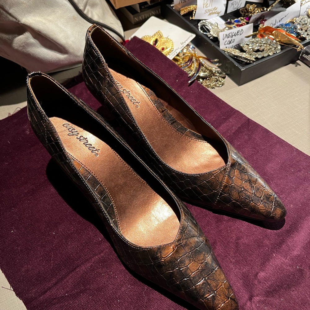 Brown copper, high heels